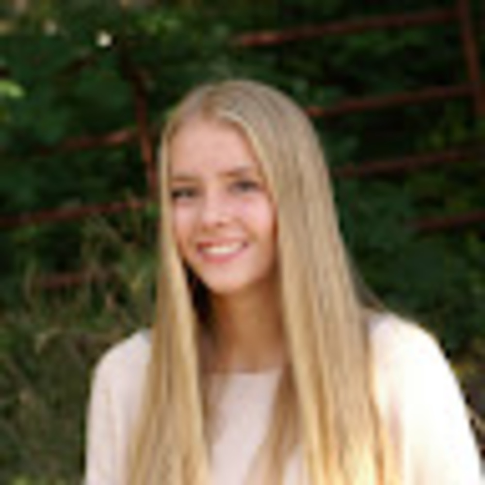 Meet your Posher, Auriela